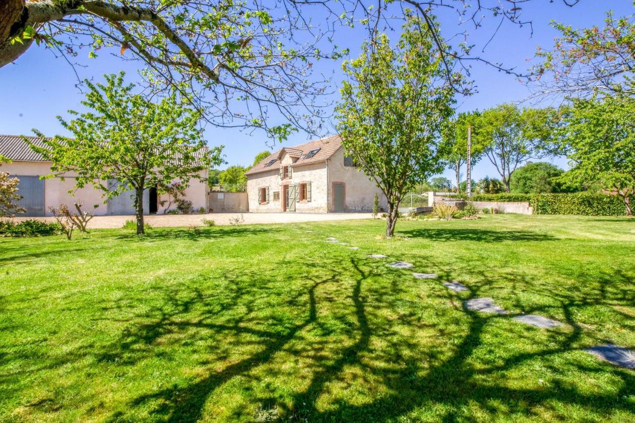 Ecogite Rural La Cle Des Champs Peyrelongue-Abos 外观 照片